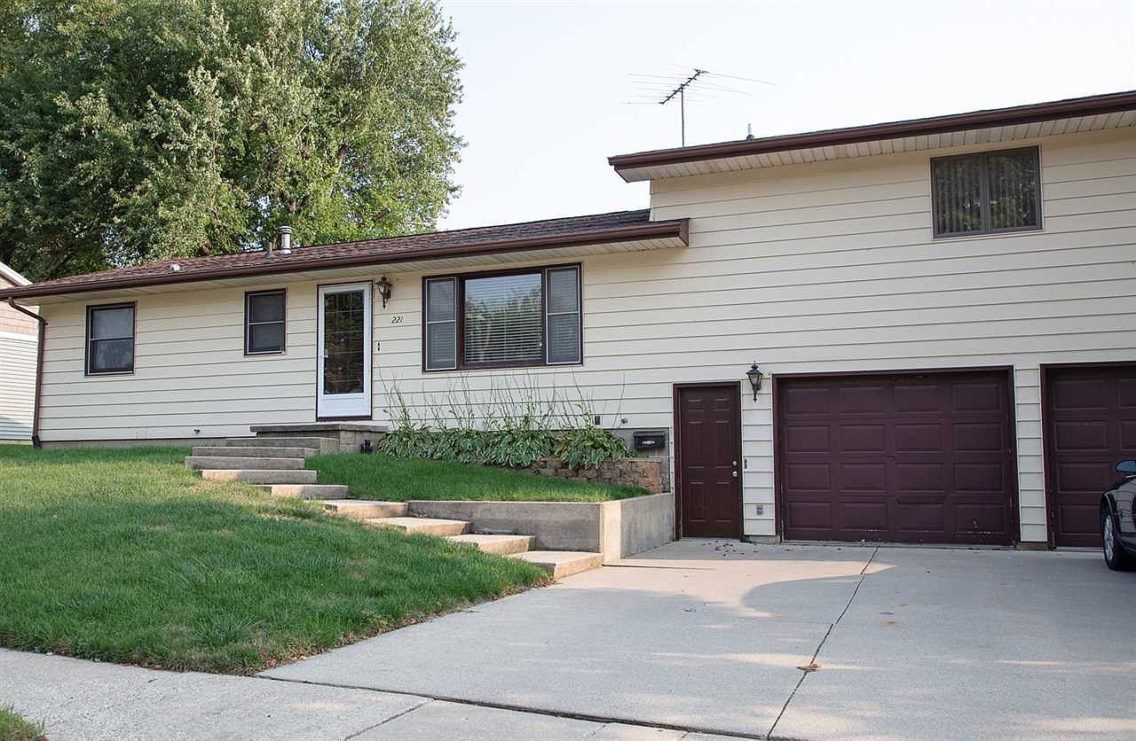221 Prestien Dr, Denver, IA 50622 Zillow
