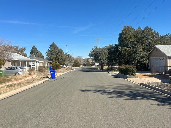 4th image of 716 Douglas Ave