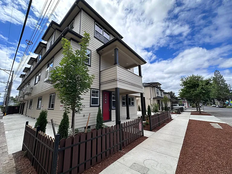 338 E 12th Ave — Photo 6