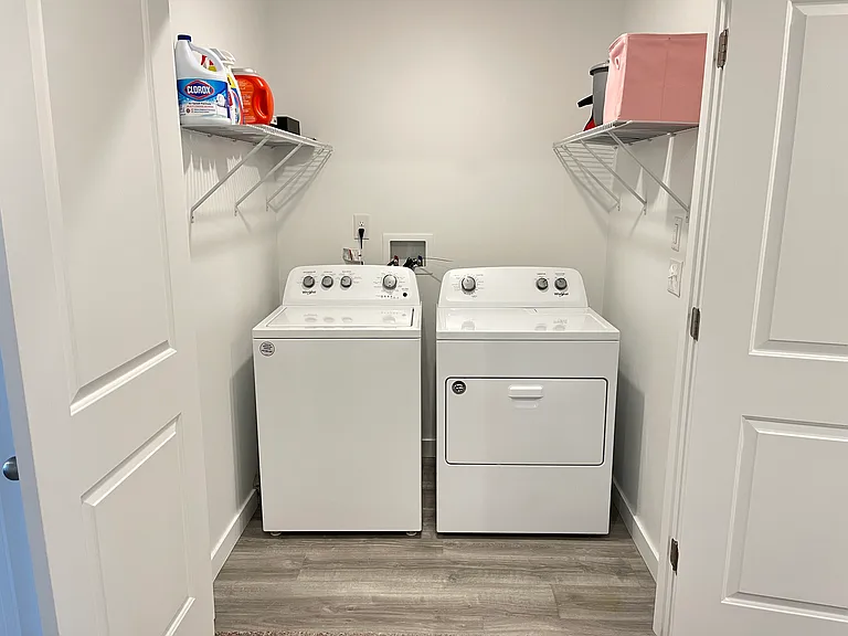 1061 E Waterway Ln — Photo 13