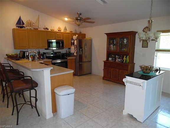 5th image of 2128 NE 9th Ave