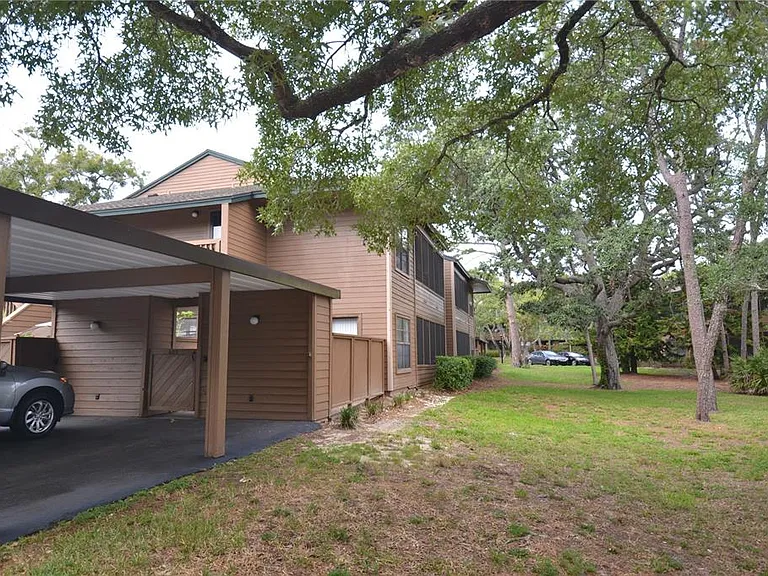 605 Lennox Rd W — Photo 28