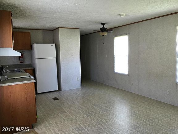 3rd image of 416 Melvin Ave