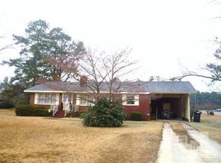 323 E Lodge St, Teachey, NC 28464