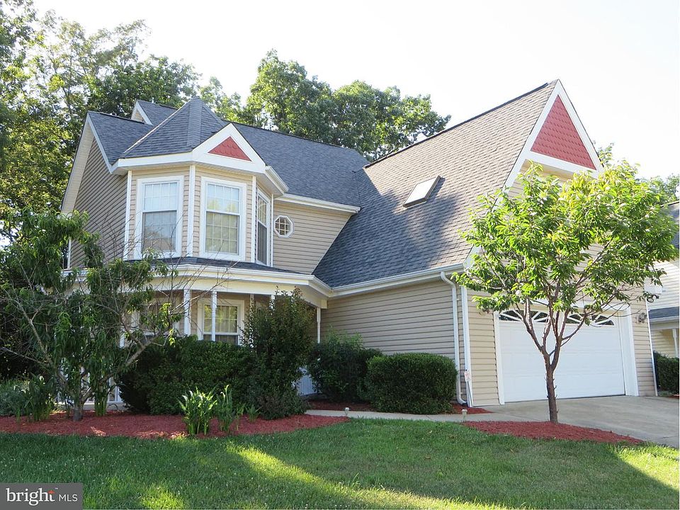 1st image of 48010 Mayflower Dr