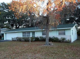 307 Oakwood Ln, Fruitland Park, FL 34731