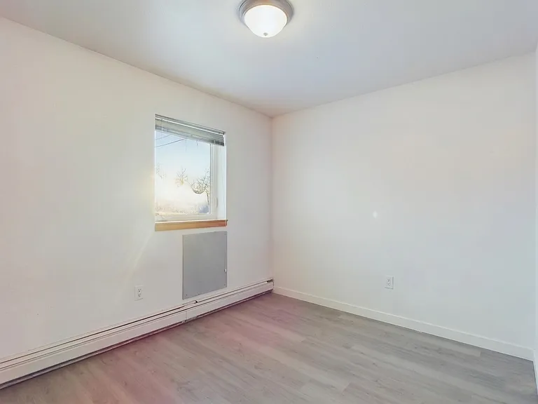 604 2nd St #4 — Photo 7