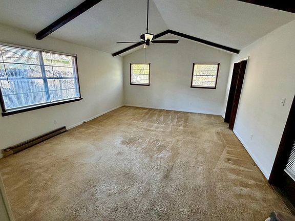 5th image of 107 Roberts St