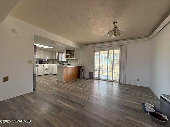 4th image of 3781 Carol Lane