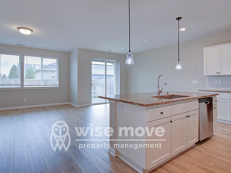 811 SW 4th Ave — Photo 13