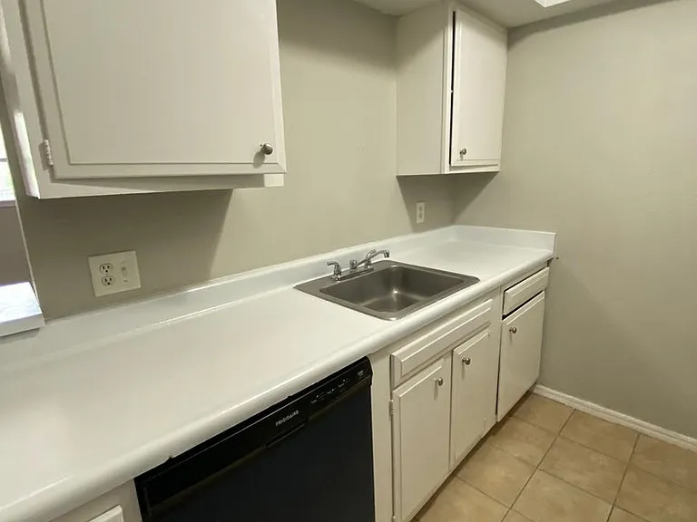 Spacious 1 Bed 1 Bath — Photo 12