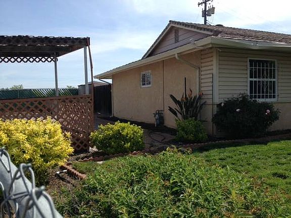 3rd image of 6848 Bismarck Dr
