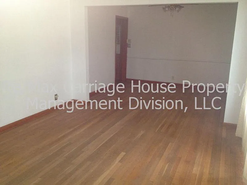 2 bed, 1200 sqft, $995 — Photo 2