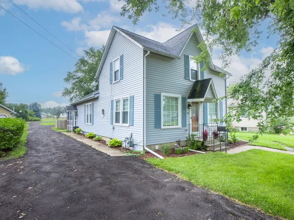 338 W Center St, Sandwich, IL 60548