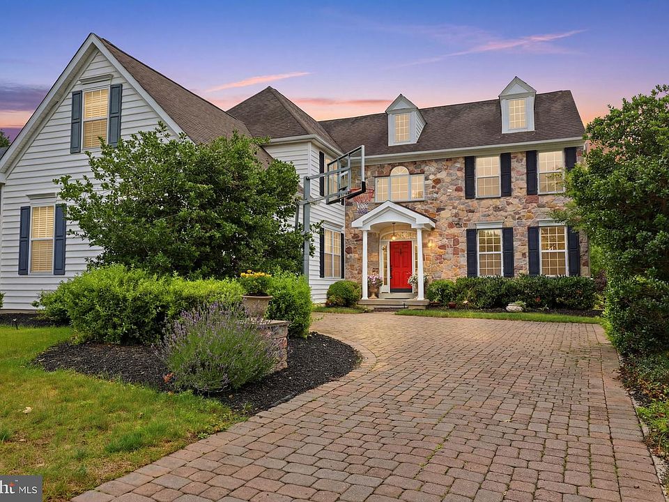 1st image of 48 Lenape Dr