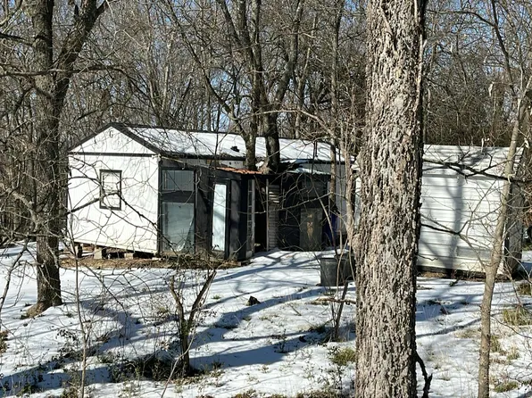 413 Roy Ayres Rd, Bells, TX 75414