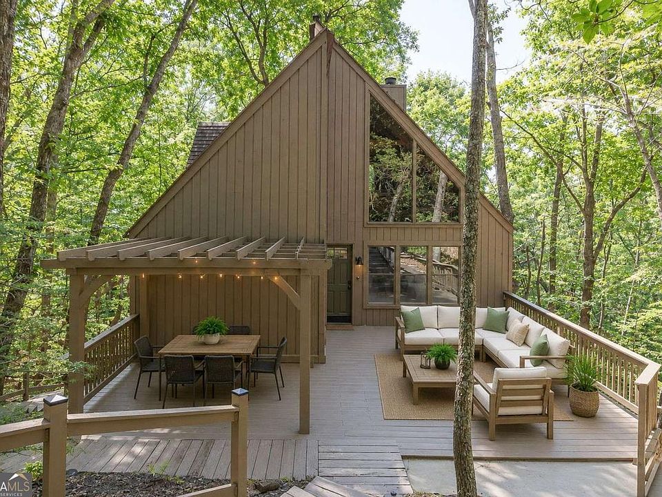 1st image of 826 Woodland Trce