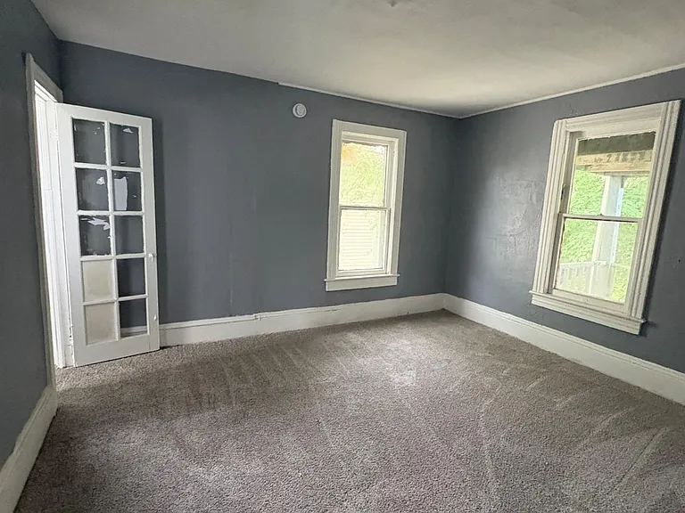 1425 E 81st St #2 — Photo 3