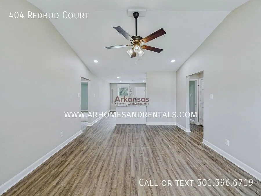 404 Redbud Court | 3 Bedrooms | 2 Bathrooms | 2 Car-Garage — Photo 3