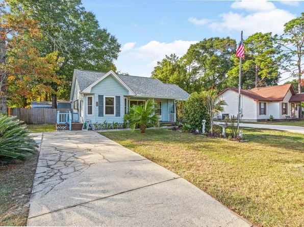 144 Oak Terrace Dr, Crestview, FL 32539