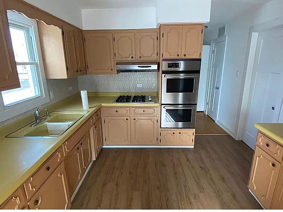 3rd image of 5859 W 79th St #3
