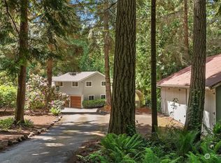 4979 NE Avalon Ln, Bainbridge Island, WA 98110