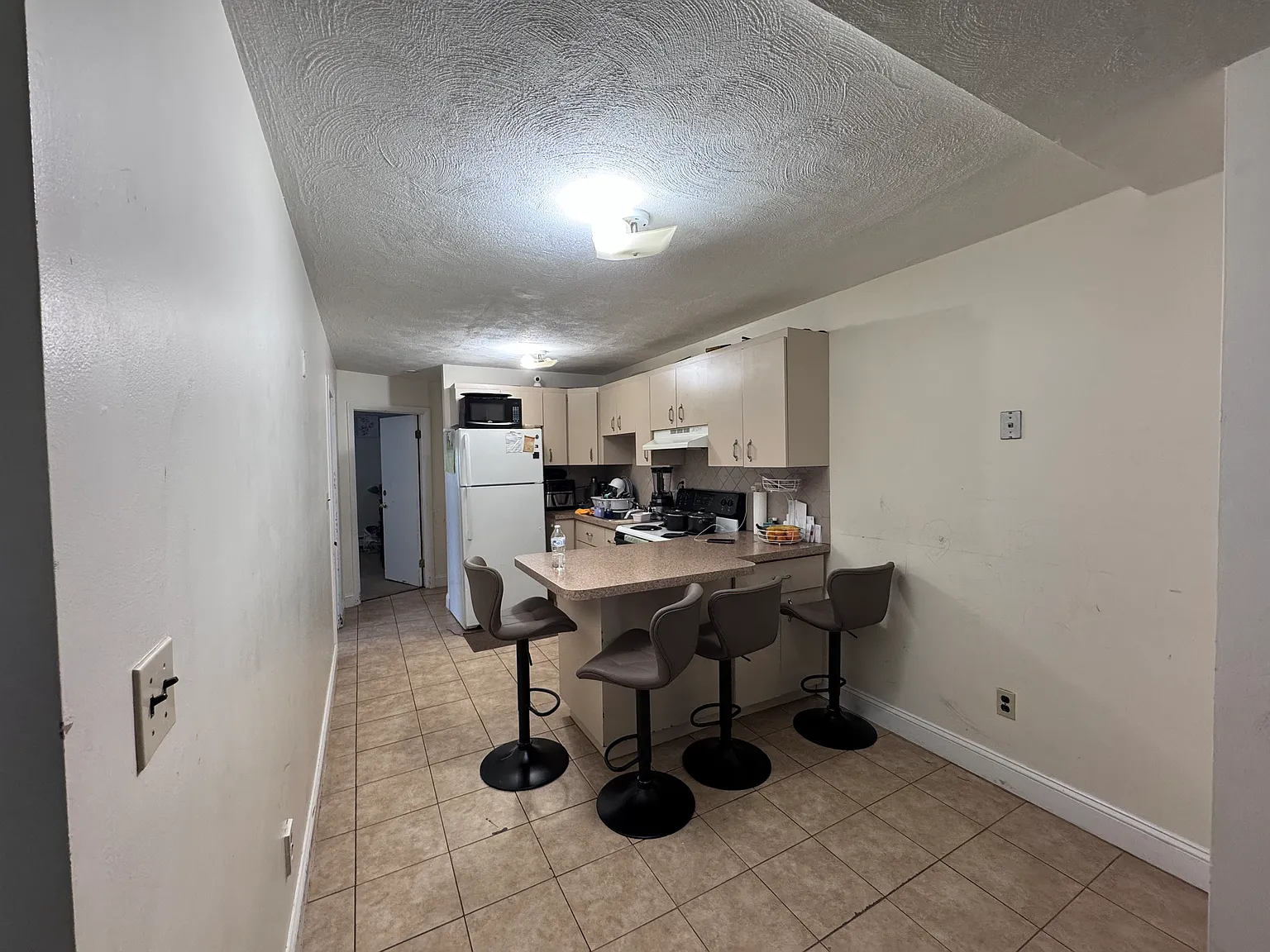 2 bed, 720 sqft, $2,500 — Photo 3