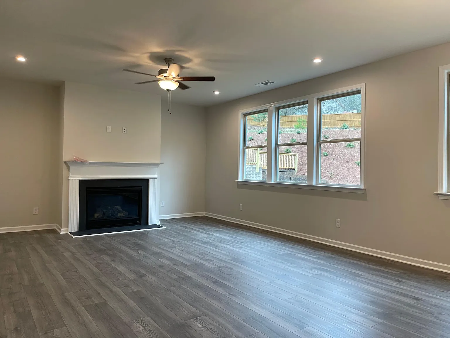 4 bed, 3173 sqft, $2,800 — Photo 2