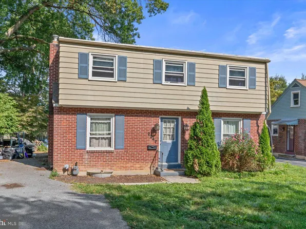 2247 Manor Ridge Dr, Lancaster, PA 17603