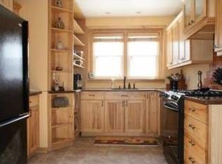 697 Greenview Ave, Des Plaines, IL 60016