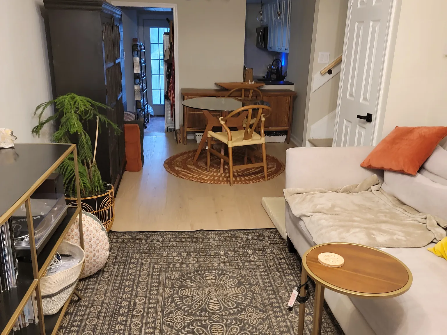 2 bed, 1155 sqft, $1,575 — Photo 1