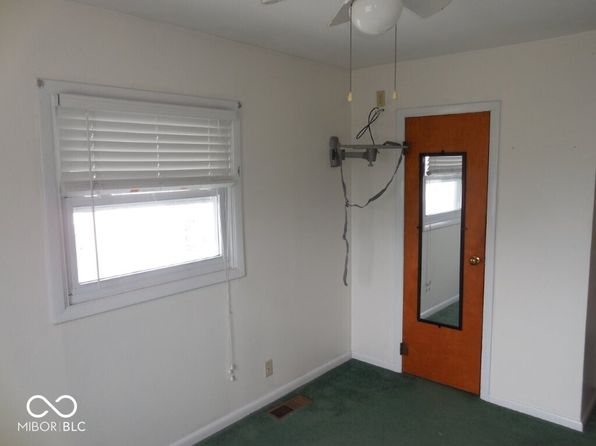 7211 W 850th Rd N, Gaston, IN 47342