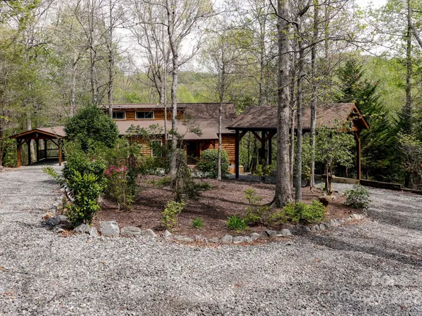 266 Shuttle Mill Xing, Lake Lure, NC 28746