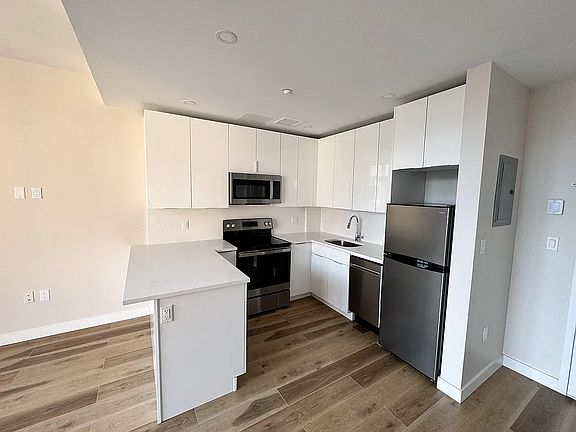 5th image of 83-61 116th St #4D