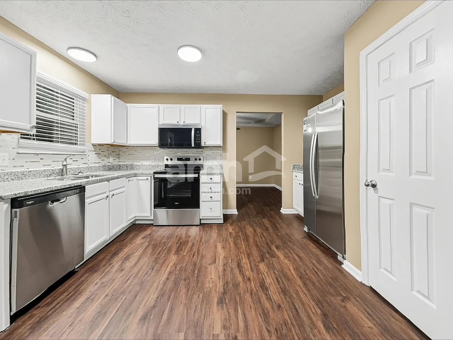 4 bed, 3.5 bath, 1884 sqft, $2,480 — Photo 3