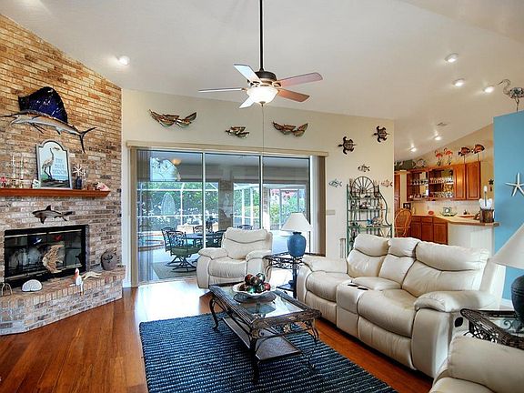 5th image of 302 Hiawatha Way