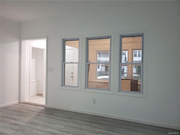 3rd image of 115 Ullman St