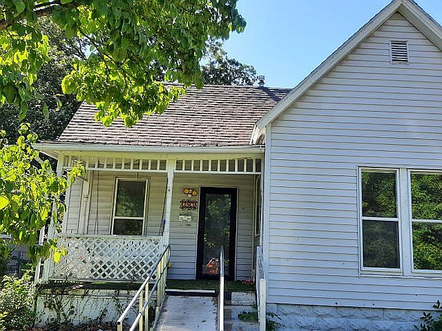 1st image of 727 Lincoln St