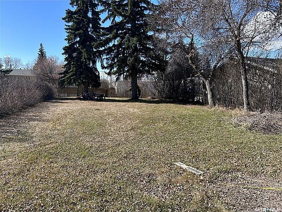 4th image of 106 3rd Ave E