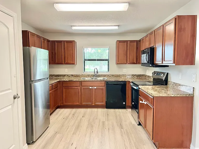 2664 Rotherham Rd — Photo 10