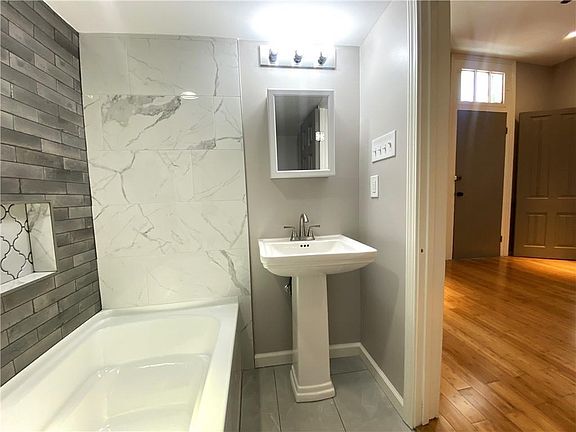 5th image of 922 Elysian Fields Ave #B