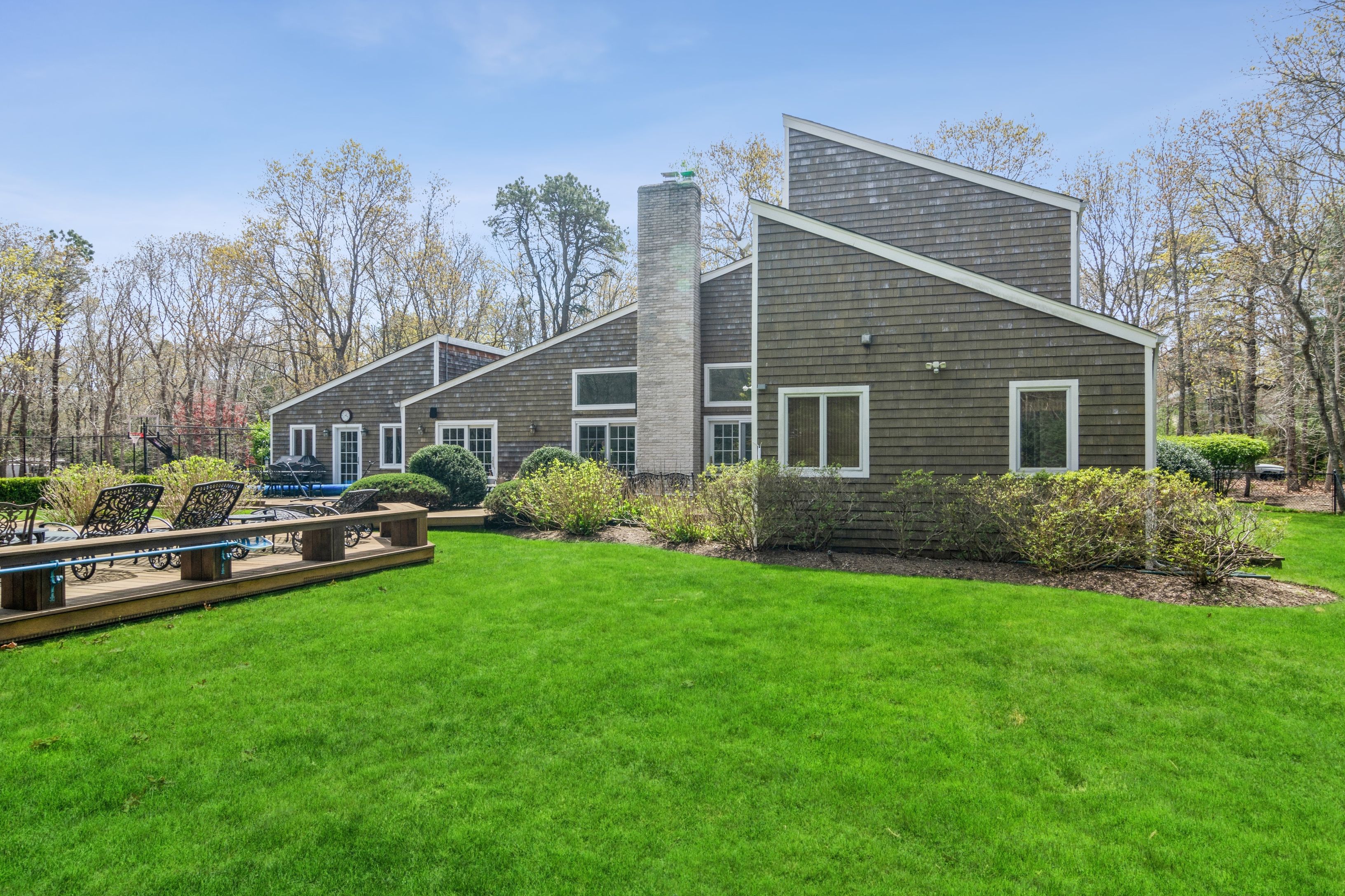 8 Indian Pipe Dr in Quogue Out East