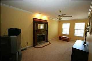 2nd image of 526 Crewdson St