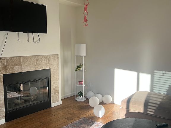 Living room with Fireplace