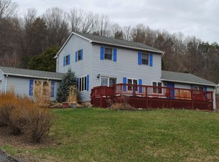102 Croasdale Dr, Stroudsburg, PA 18360