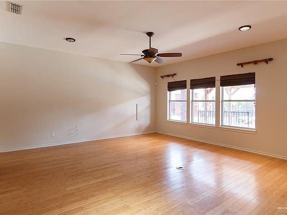 4th image of 2805 Nicole Dr