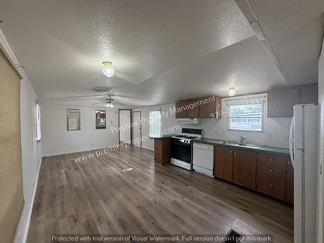 2 bed, 1.5 bath, $1,050 — Photo 3