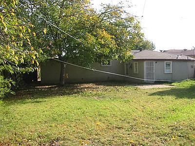 2nd image of 4928 42nd St