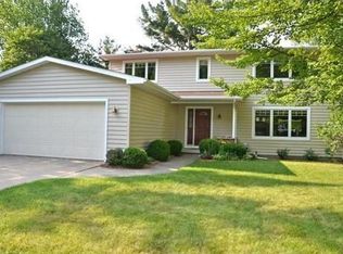 1104 Avalon St, Midland, MI 48642