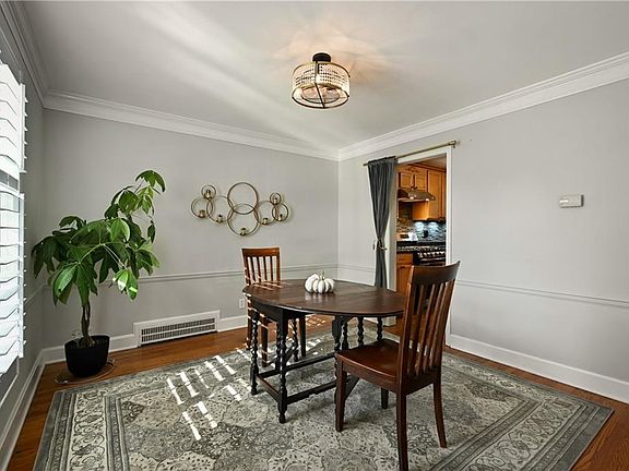 4th image of 2700 W 51st St